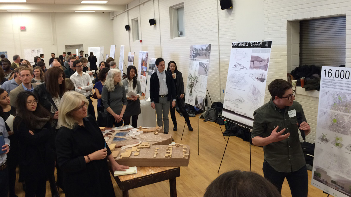 Sylvia Karres geeft les op de ‘School of Architecture’ van de Universiteit van Virginia (US) 