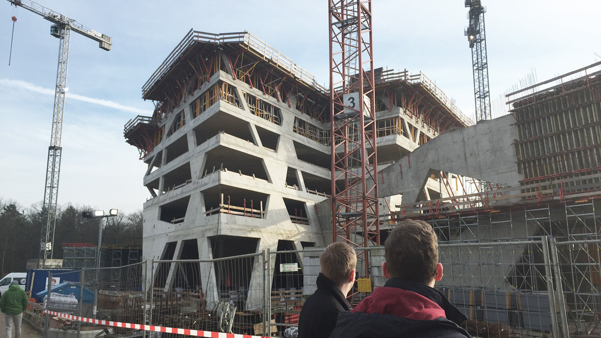 Leuphana Central Building Topping-off Ceremony